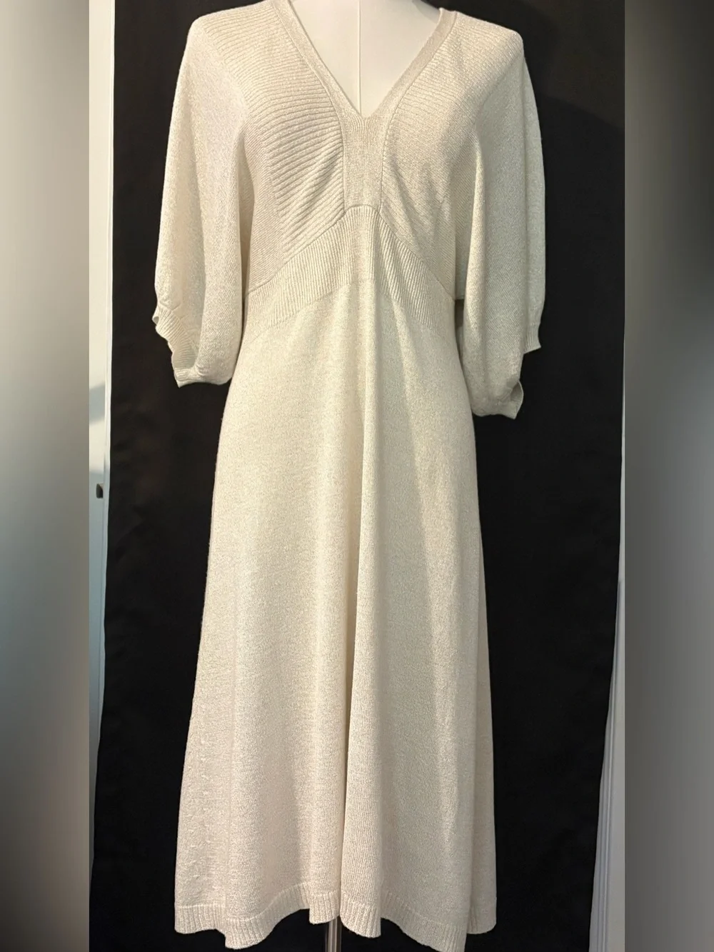 EXPRESS, Knit Oatmeal Beige Dress w/Gold Metallic Threads, Balloon Sleeves, Sz L - Picture 2 of 5